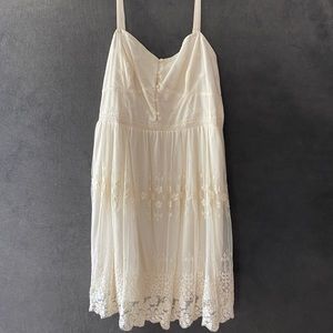 American Eagle Off-White Lace Dress 🌺